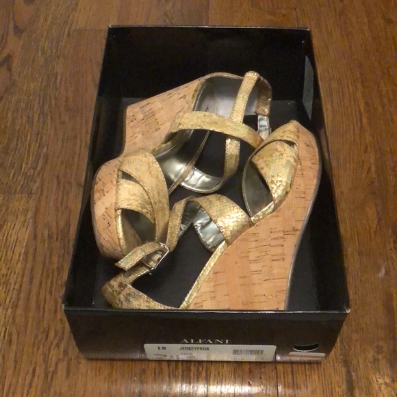 END OF YEAR SALE! | Alfani Jersey Sand Wedges - Picture 7 of 8